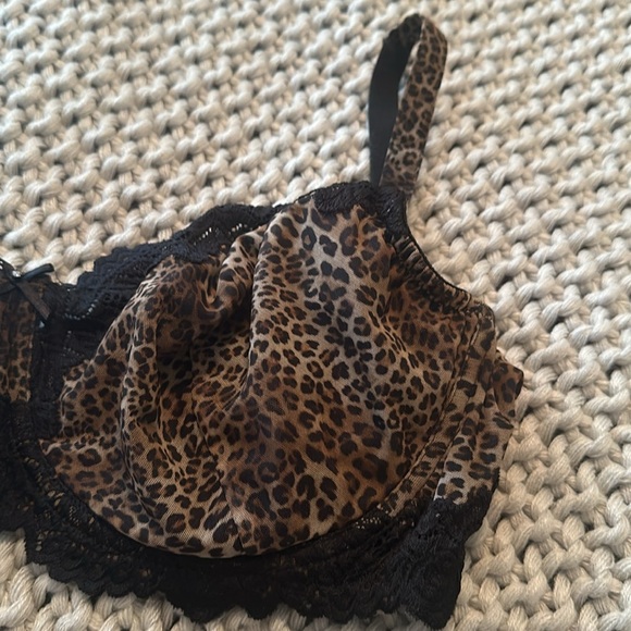 Whimsy 38DD leopard print and lace bra - Picture 2 of 6